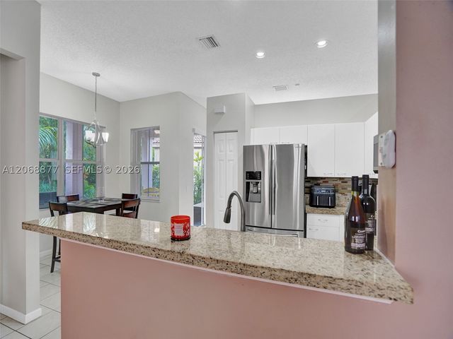 938 Bluewood Ter, Weston, FL 33327