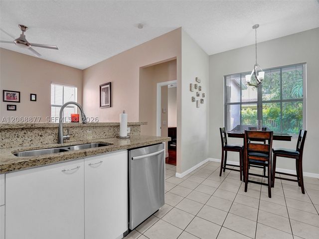 938 Bluewood Ter, Weston, FL 33327