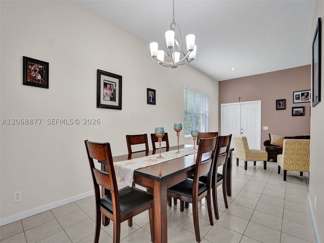 938 Bluewood Ter, Weston, FL 33327