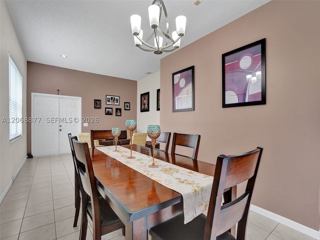 938 Bluewood Ter, Weston, FL 33327
