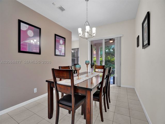 938 Bluewood Ter, Weston, FL 33327