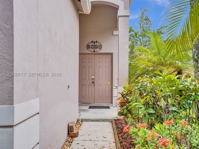 938 Bluewood Ter, Weston, FL 33327