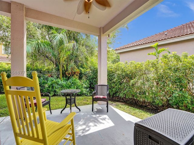938 Bluewood Ter, Weston, FL 33327