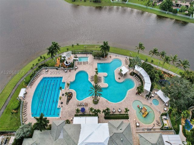 938 Bluewood Ter, Weston, FL 33327
