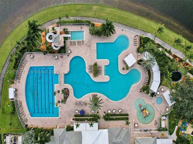 938 Bluewood Ter, Weston, FL 33327