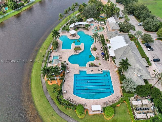938 Bluewood Ter, Weston, FL 33327