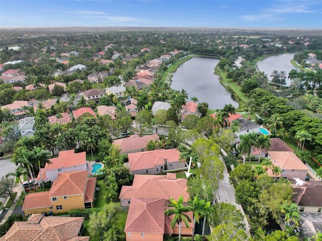 938 Bluewood Ter, Weston, FL 33327
