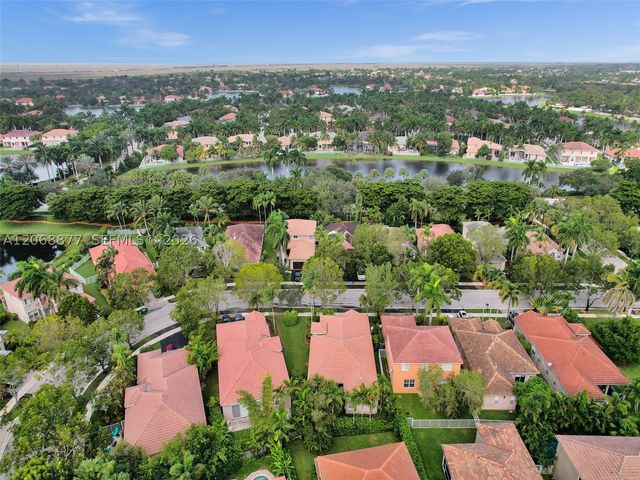 938 Bluewood Ter, Weston, FL 33327