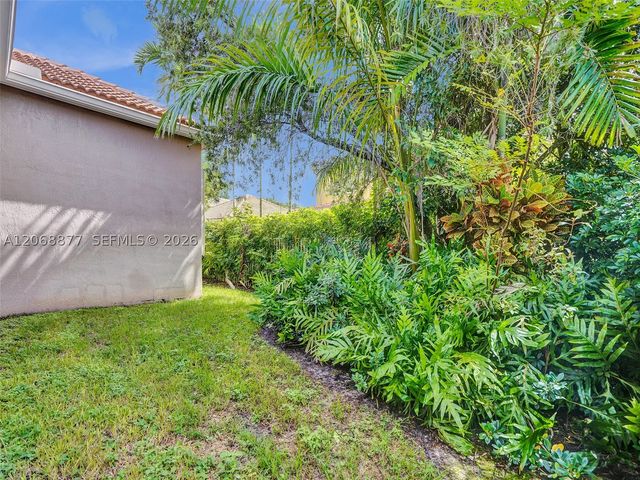 938 Bluewood Ter, Weston, FL 33327