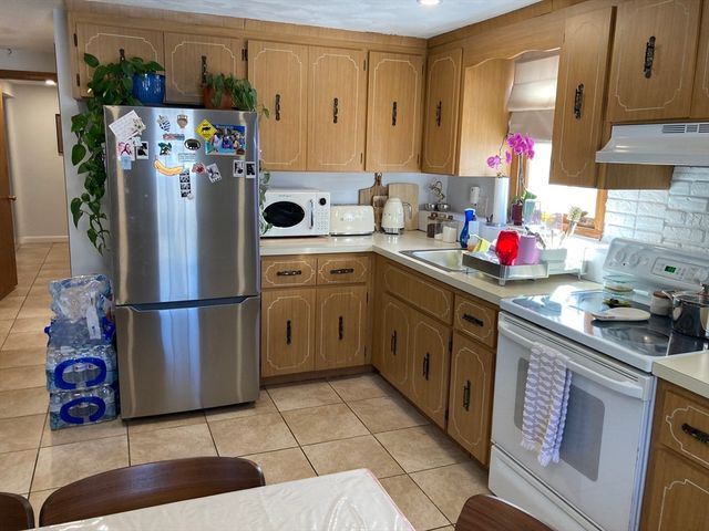 25 Cleveland St Garden, Revere, MA 02151