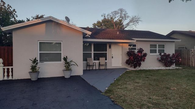 22682 Family Circle, Boca Raton, FL 33428