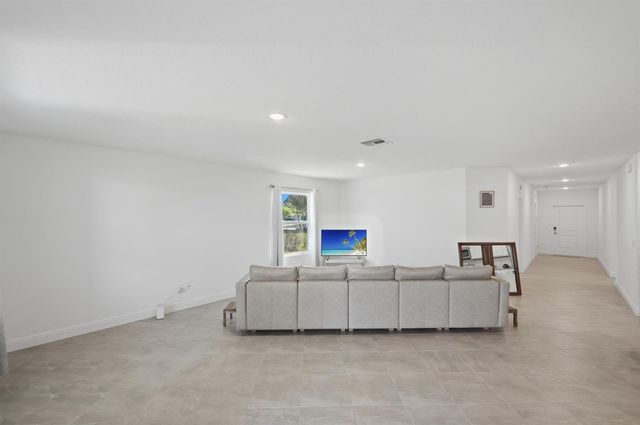 226 SW Milburn Circle 209, Port St. Lucie, FL 34953