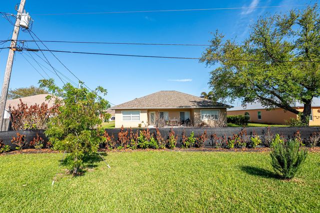 226 SW Milburn Circle 209, Port St. Lucie, FL 34953