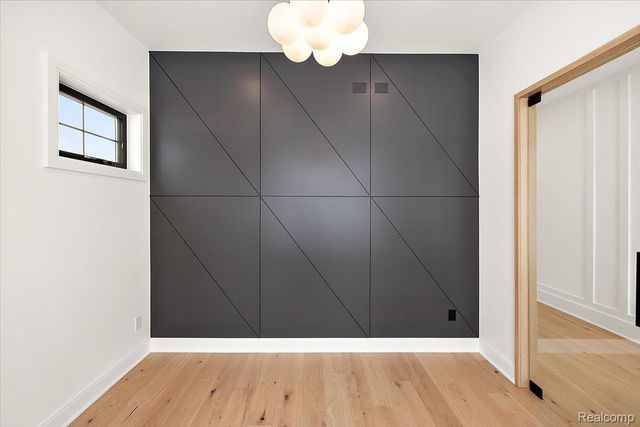 4409 Tonawanda Avenue, Royal Oak Charter Township, MI 48073