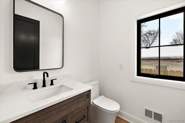 4409 Tonawanda Avenue, Royal Oak Charter Township, MI 48073