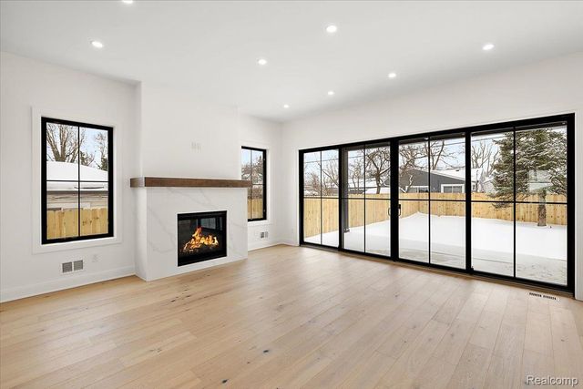 4409 Tonawanda Avenue, Royal Oak Charter Township, MI 48073