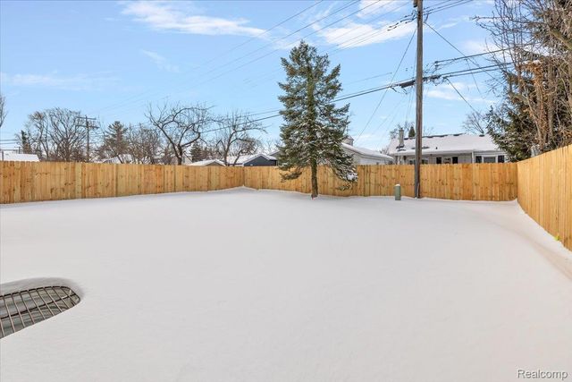 4409 Tonawanda Avenue, Royal Oak Charter Township, MI 48073