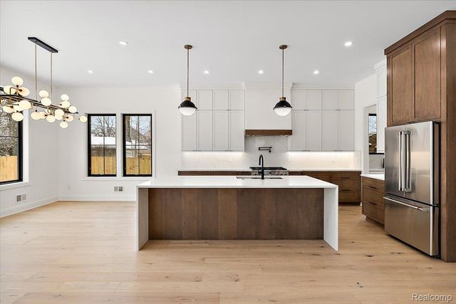 4409 Tonawanda Avenue, Royal Oak Charter Township, MI 48073