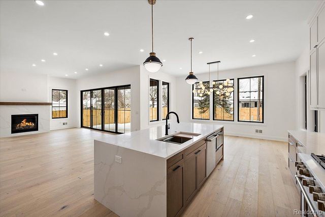 4409 Tonawanda Avenue, Royal Oak Charter Township, MI 48073