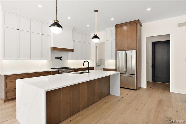 4409 Tonawanda Avenue, Royal Oak Charter Township, MI 48073