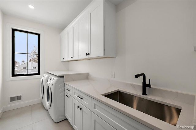 4409 Tonawanda Avenue, Royal Oak Charter Township, MI 48073