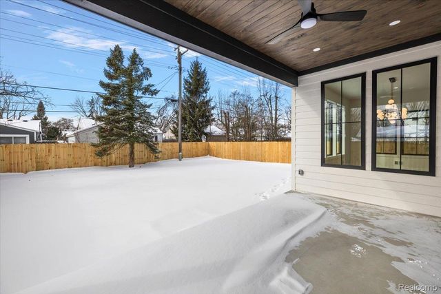 4409 Tonawanda Avenue, Royal Oak Charter Township, MI 48073