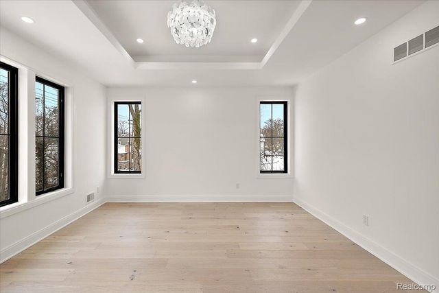 4409 Tonawanda Avenue, Royal Oak Charter Township, MI 48073