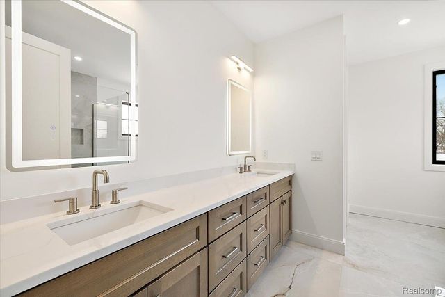 4409 Tonawanda Avenue, Royal Oak Charter Township, MI 48073