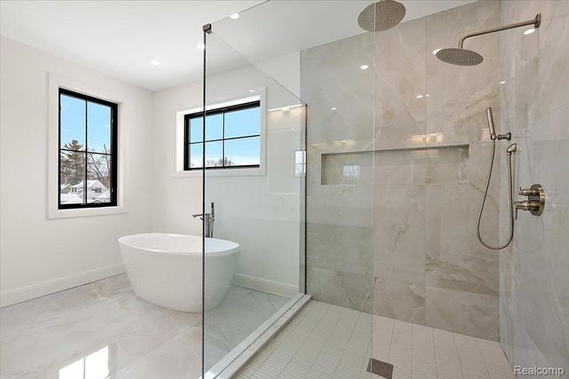 4409 Tonawanda Avenue, Royal Oak Charter Township, MI 48073