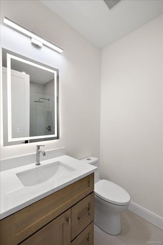 4409 Tonawanda Avenue, Royal Oak Charter Township, MI 48073