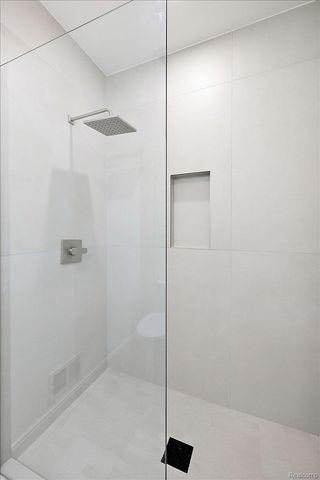 4409 Tonawanda Avenue, Royal Oak Charter Township, MI 48073