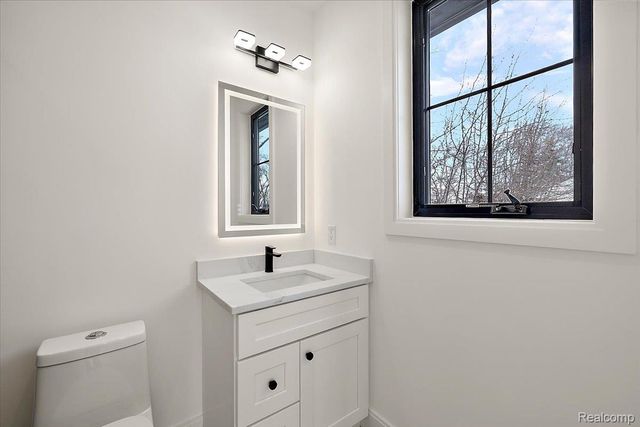 4409 Tonawanda Avenue, Royal Oak Charter Township, MI 48073