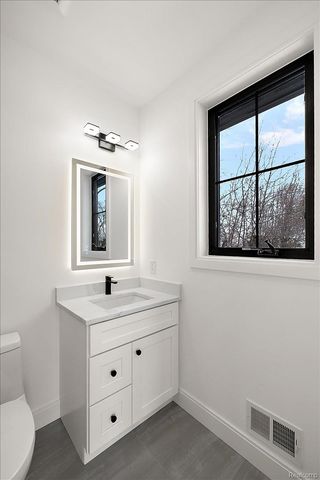 4409 Tonawanda Avenue, Royal Oak Charter Township, MI 48073