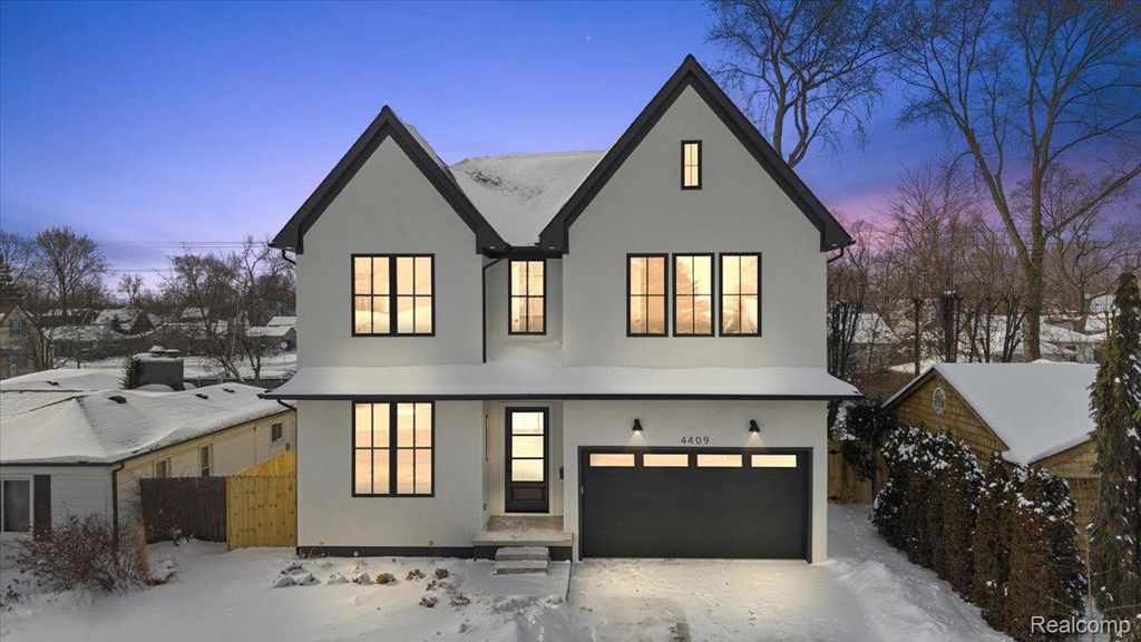 4409 Tonawanda Avenue, Royal Oak Charter Township, MI 48073