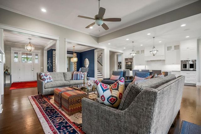 8637 Overhill Road, Leawood, KS 66206