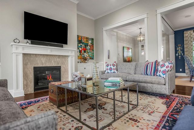 8637 Overhill Road, Leawood, KS 66206