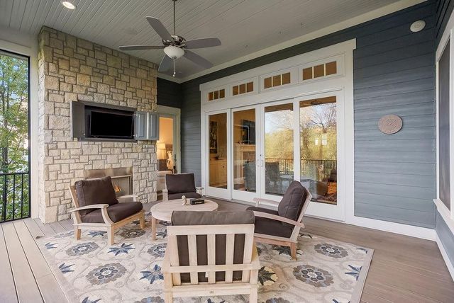 8637 Overhill Road, Leawood, KS 66206