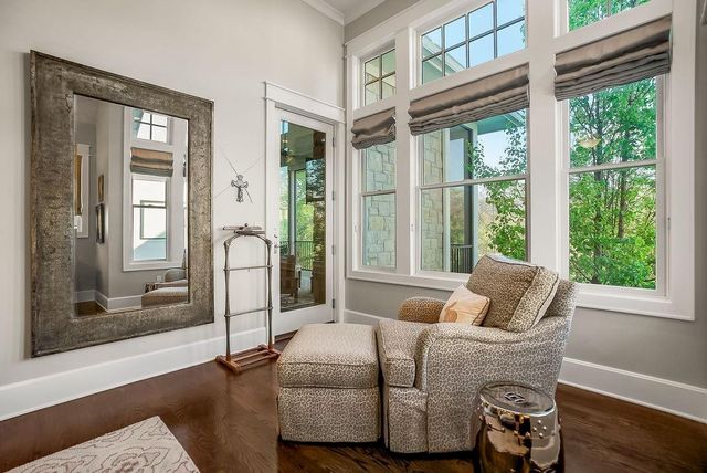 8637 Overhill Road, Leawood, KS 66206