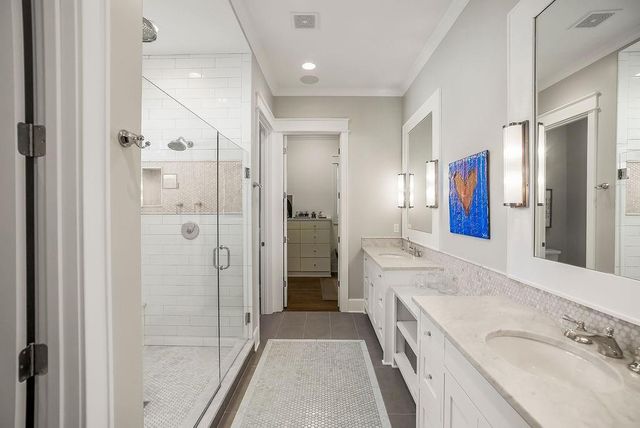 8637 Overhill Road, Leawood, KS 66206