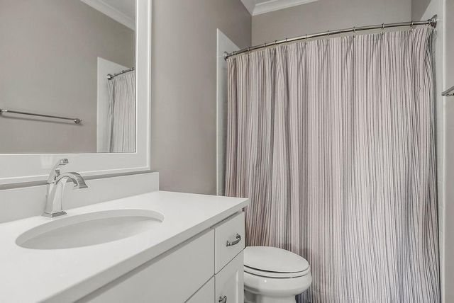 8637 Overhill Road, Leawood, KS 66206