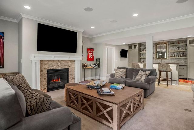 8637 Overhill Road, Leawood, KS 66206