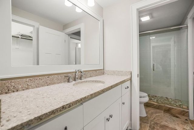 8637 Overhill Road, Leawood, KS 66206