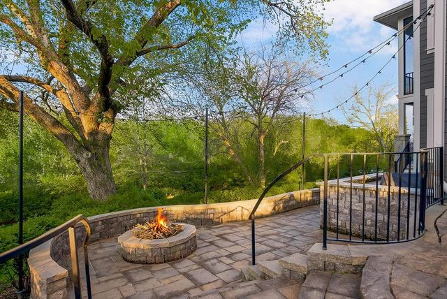 8637 Overhill Road, Leawood, KS 66206