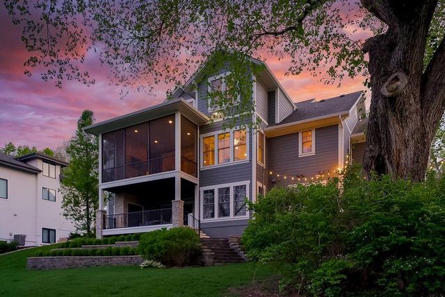 8637 Overhill Road, Leawood, KS 66206