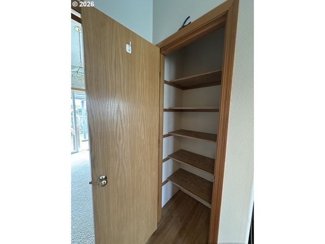 18877 HIGHLAND Dr, Oregon City, OR 97045