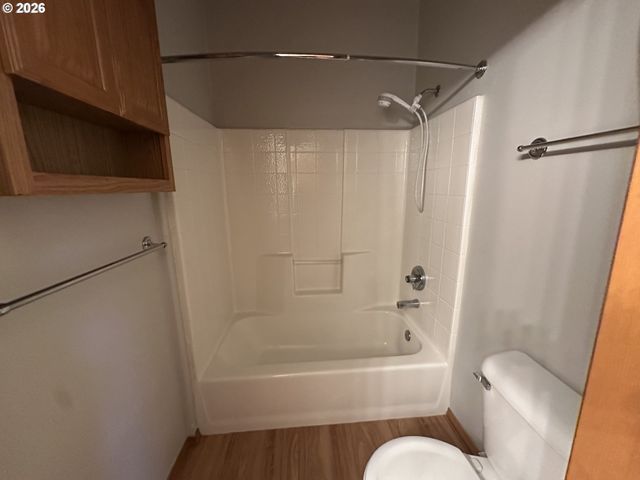 18877 HIGHLAND Dr, Oregon City, OR 97045