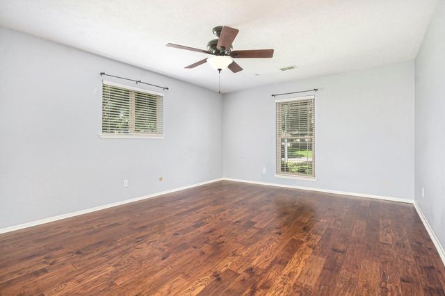 302 W Lochnell Drive, Houston, TX 77062
