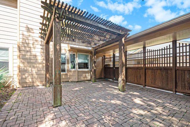 302 W Lochnell Drive, Houston, TX 77062
