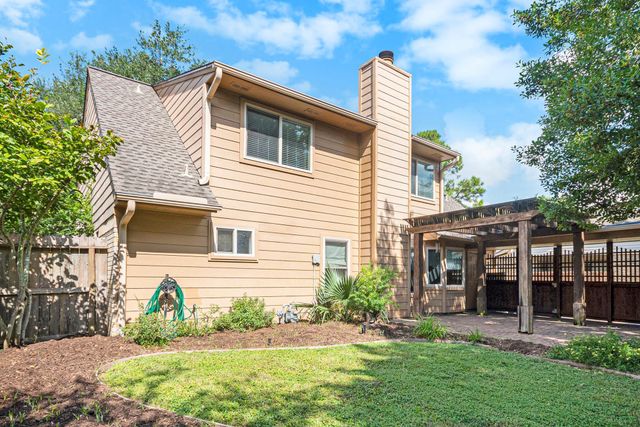 302 W Lochnell Drive, Houston, TX 77062