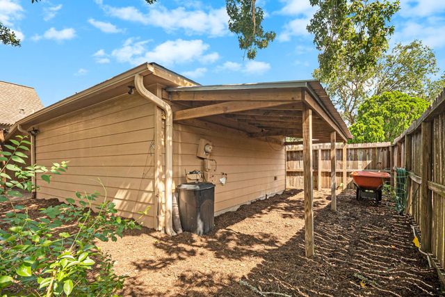 302 W Lochnell Drive, Houston, TX 77062